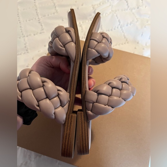 Steve Madden Taupe Spain Slide Braided Sandals Size 8.5 EUC Neutral Modern - Picture 9 of 11